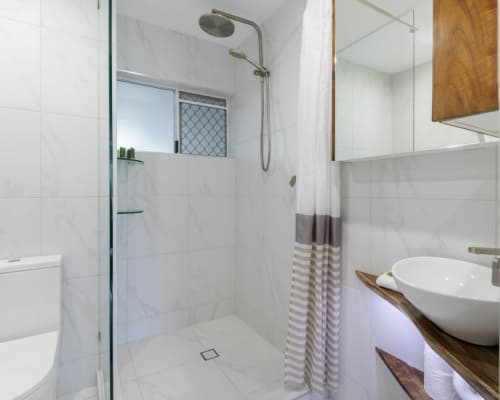 2BR-2BATH-Private-Rooftop-port-douglas-2-bedroom-holiday-accommodation(3)